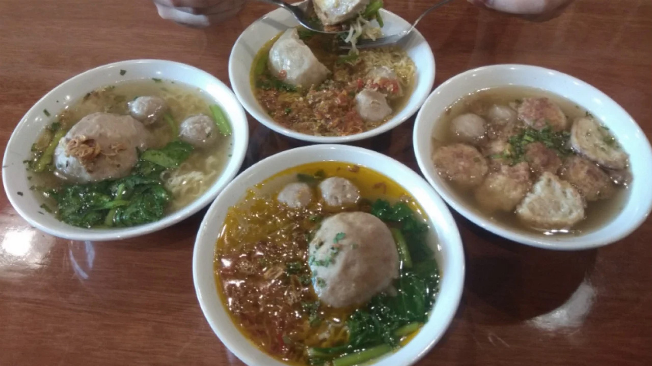 Bahaya Garam dan Lemak Tersembunyi di Balik Nikmatnya Kuah Bakso dan Sop Kambing