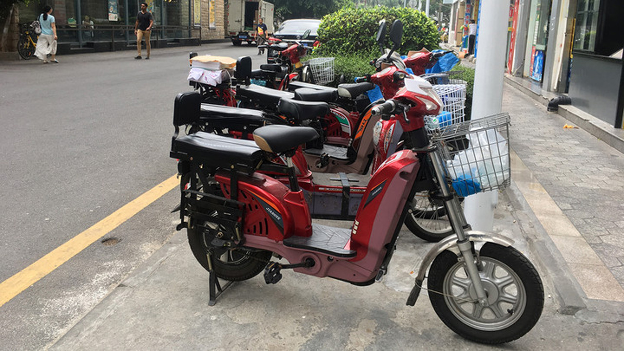 China Perketat Regulasi Sepeda Listrik, Penjualan Standar Lama Dilarang