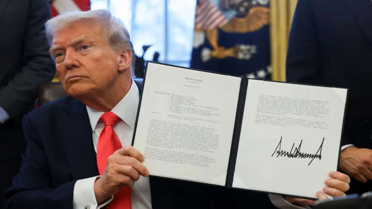 Ancaman Tarif 50 Persen dari Trump untuk China Jika Bantu Iran Picu Ketegangan Baru